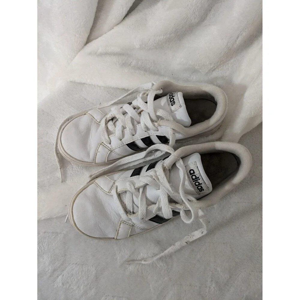 Youth Adidas Cloudfoam Classic Sneakers - Size 3